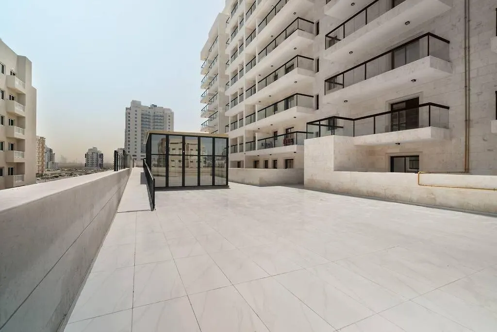 Luxury 1Br With Balcony - Pool Apartment Dubai