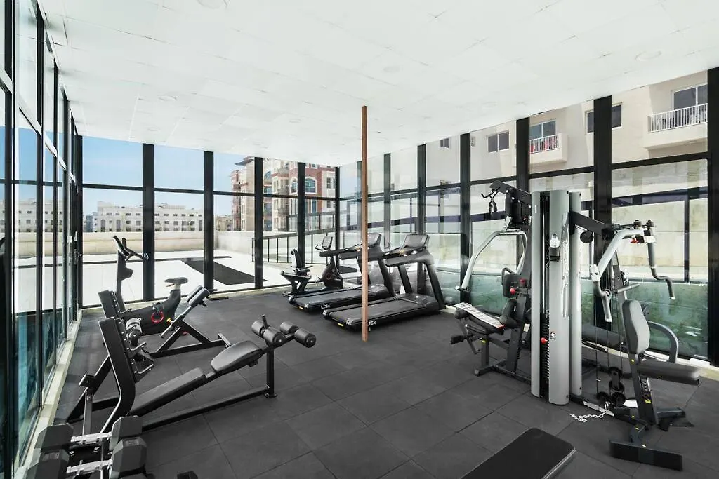 Luxury 1Br With Balcony - Pool Apartment Dubai