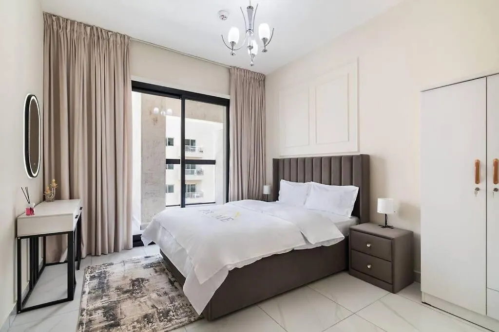 Luxury 1Br With Balcony - Pool Apartment Dubai