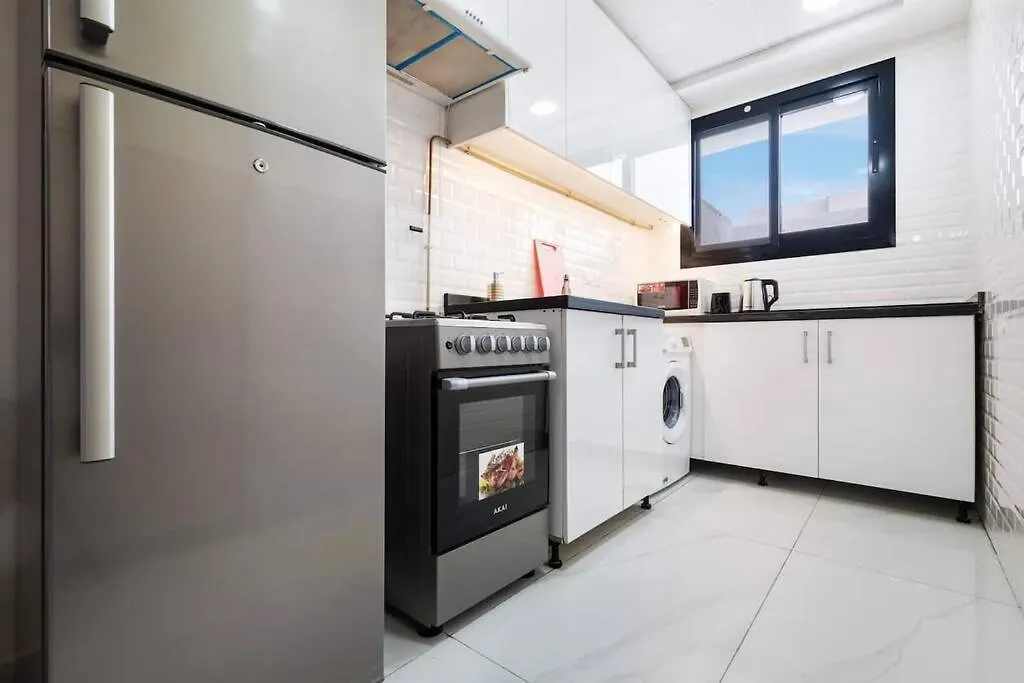 Luxury 1Br With Balcony - Pool Apartment Dubai